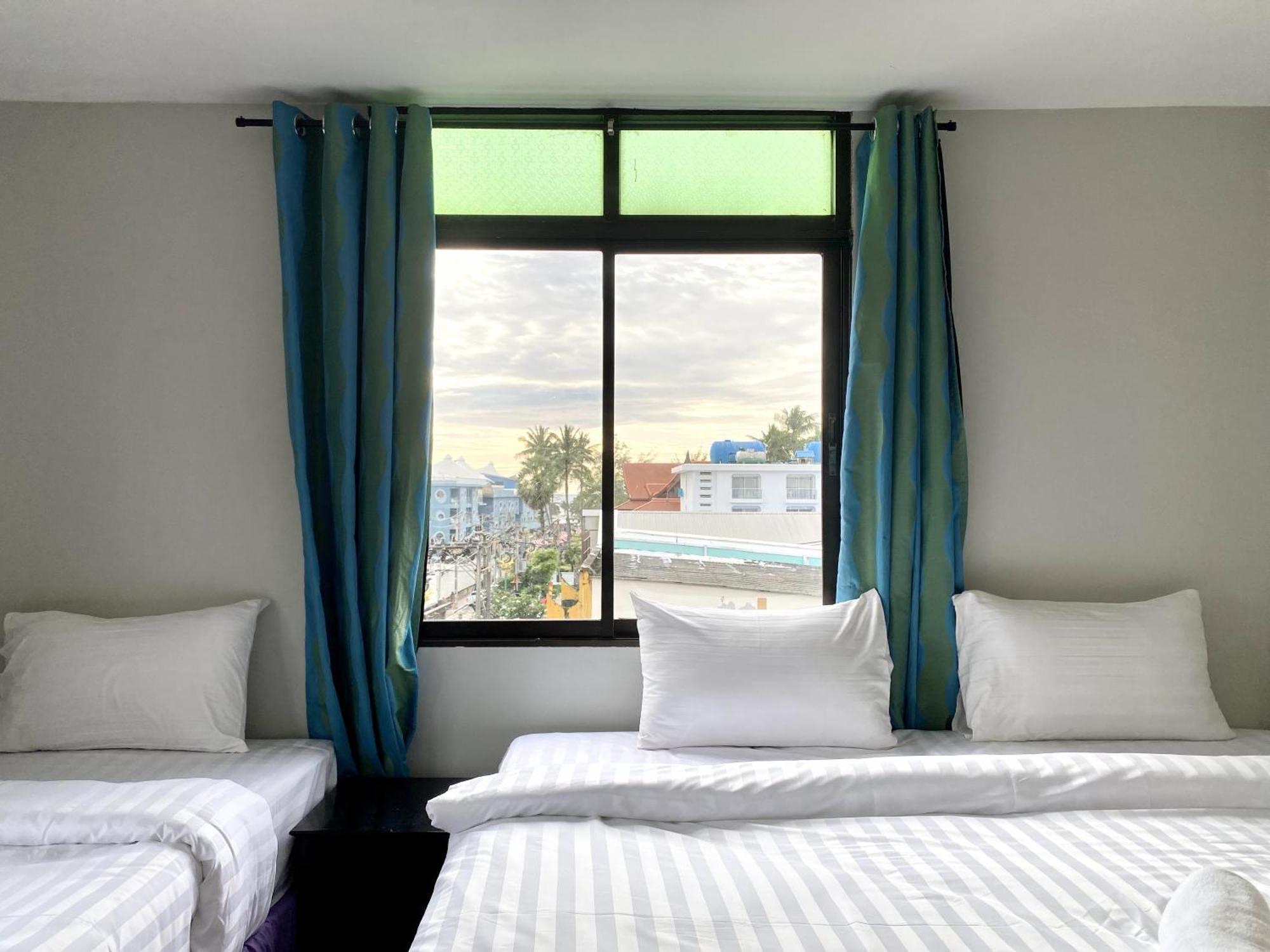 Beachwalk Minotel Patong Exterior foto