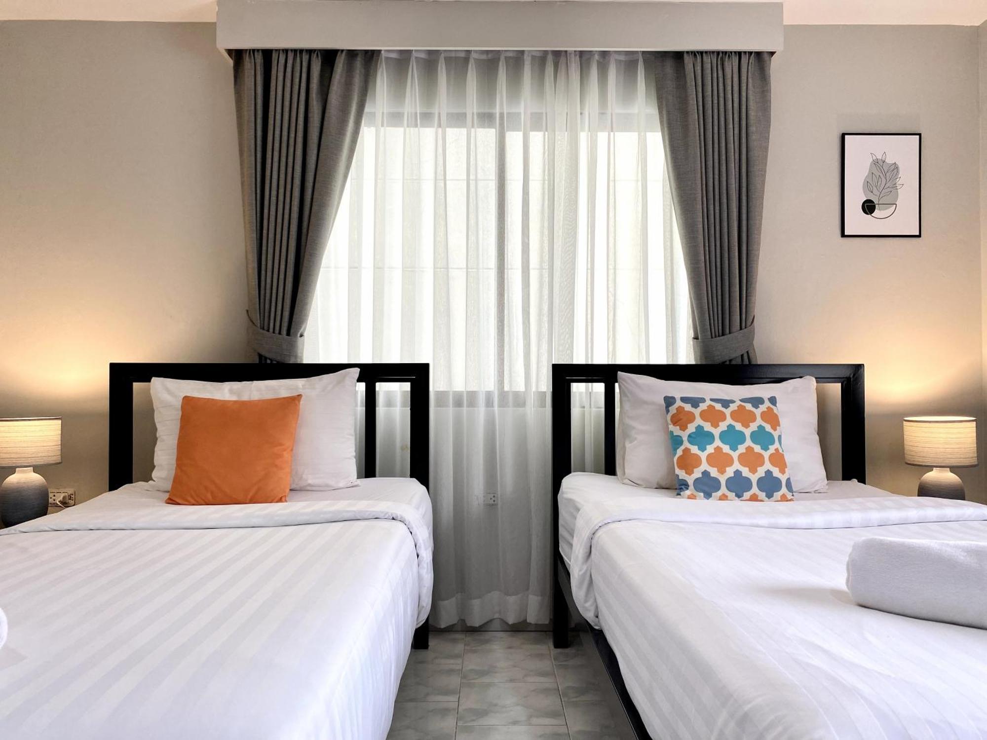 Beachwalk Minotel Patong Exterior foto