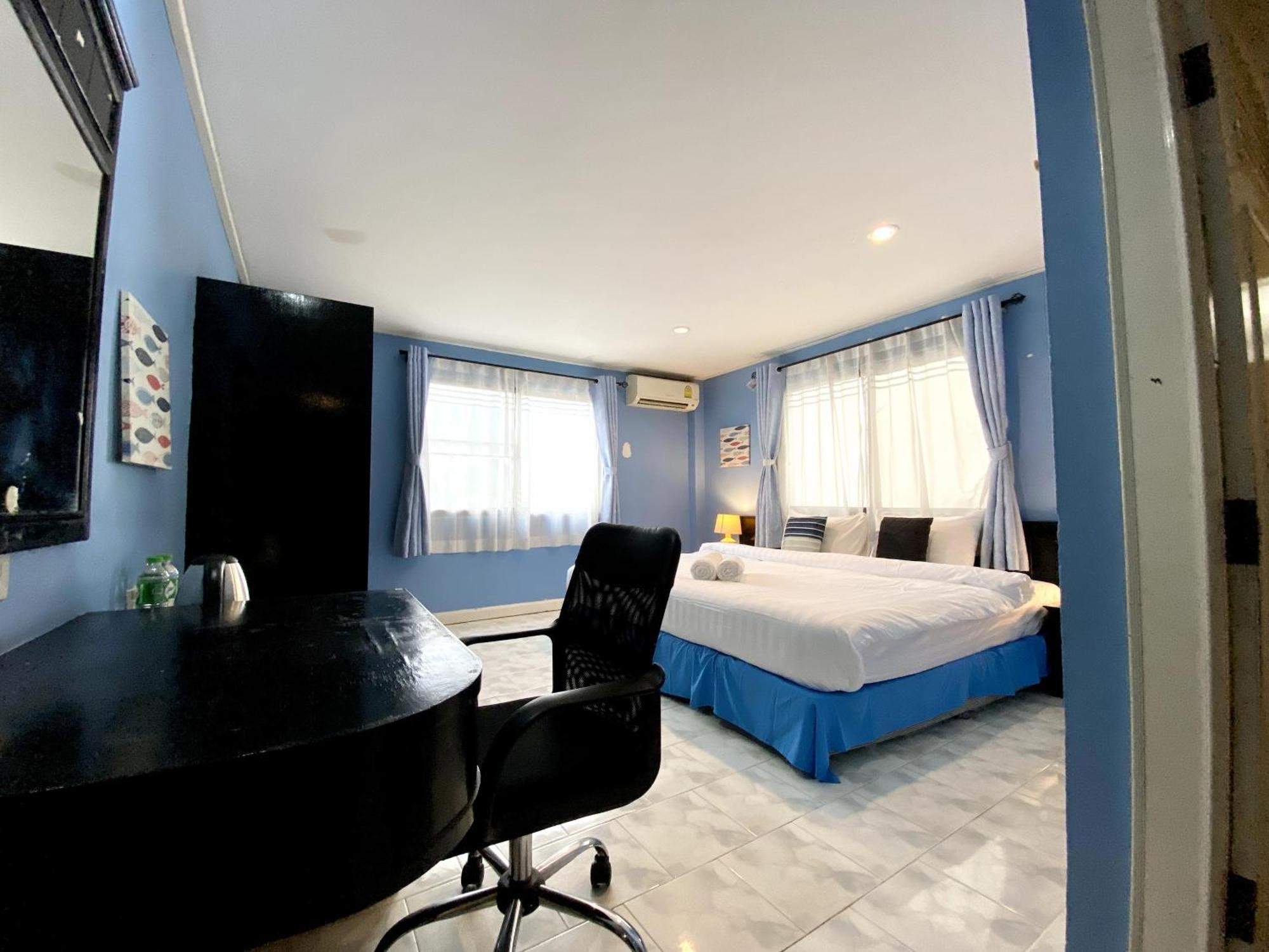 Beachwalk Minotel Patong Exterior foto
