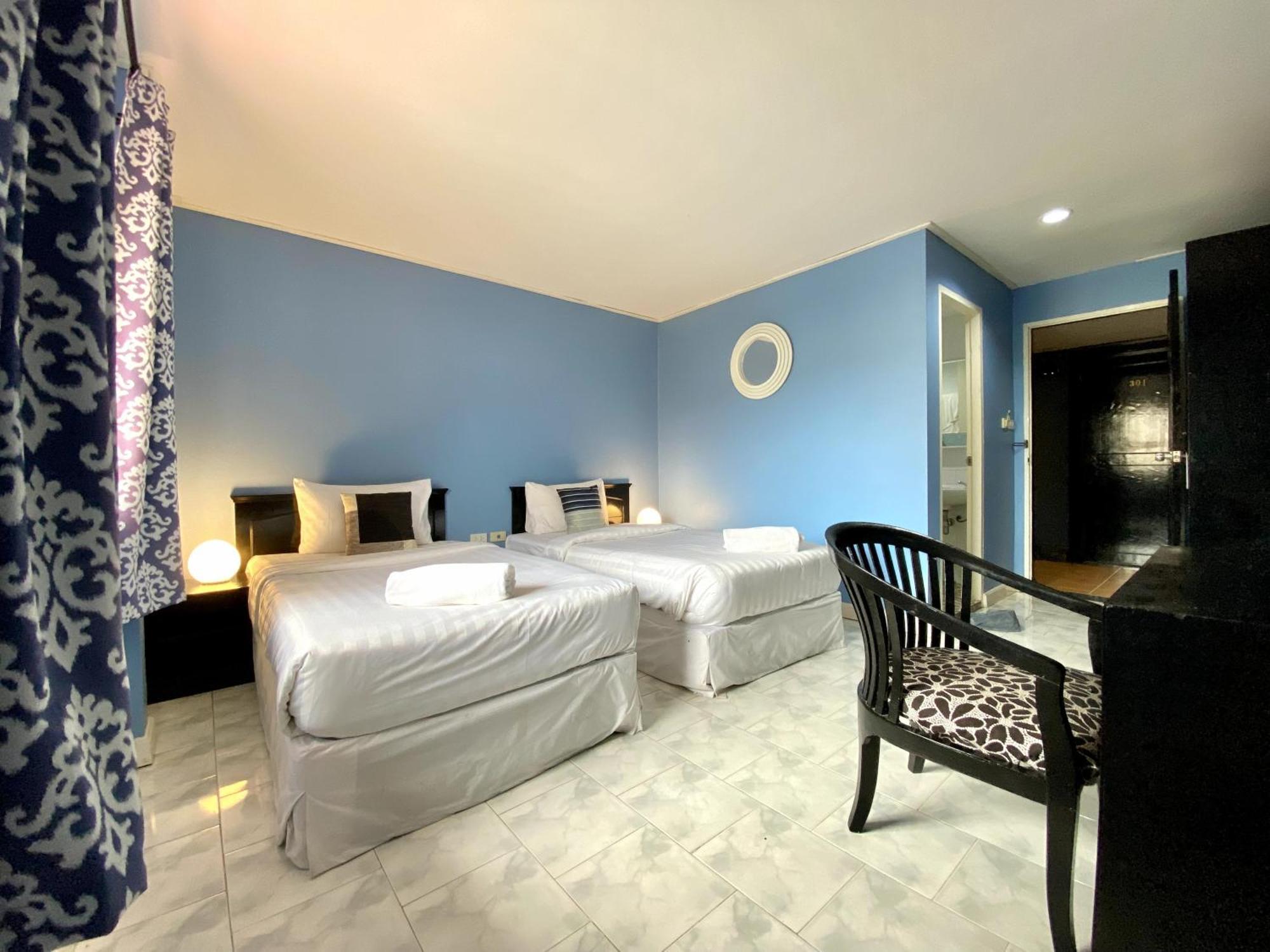 Beachwalk Minotel Patong Exterior foto